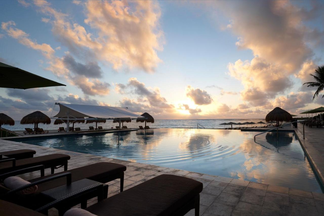 The Westin Cancun Resort Villas & Spa Exterior photo
